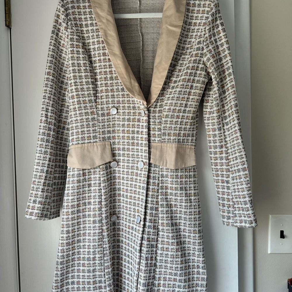 SHEIN Cream and Tan Blazer with Tailored Fit